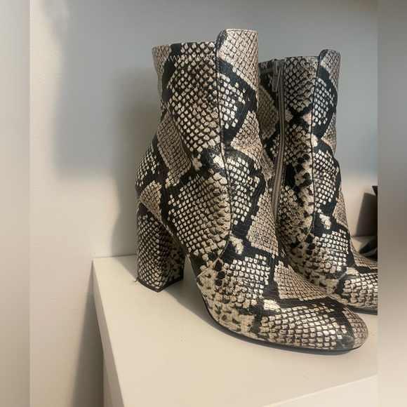 Aldo snake print boots - Picture 2 of 2